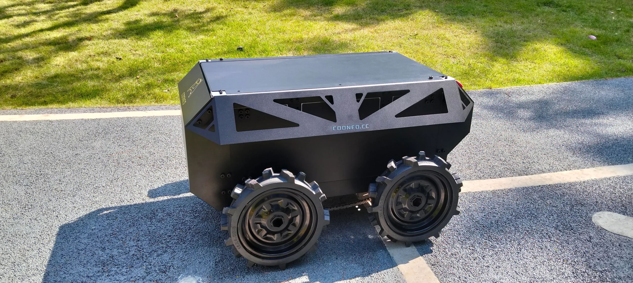 Side view of the RoboOX